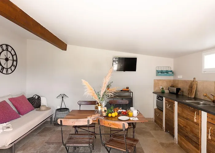 Apart Otel I Levri 4*