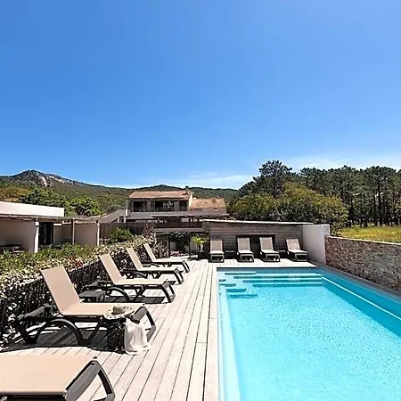I Levri Hotel apartamentowy 4*
